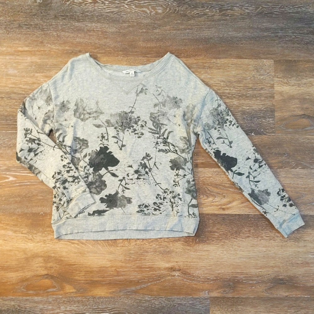 American Eagle Grey Floral Sweater